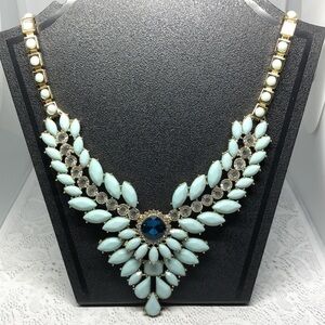𝅺Pastel blue rhinestone bejeweled regal dressy formal statement bib necklace.